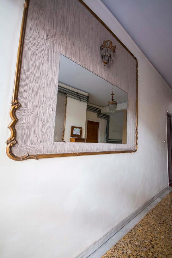 Marina'S Luxury Apartment Close To Acropolis Atene Esterno foto